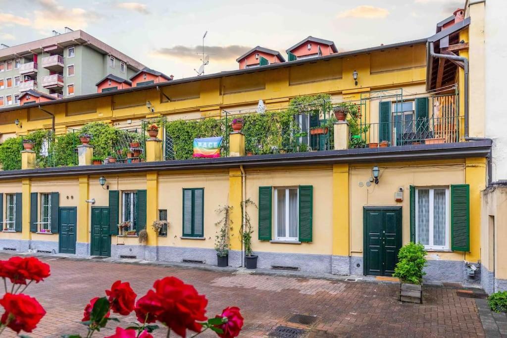 Relax Stay In A Typical Milan Courtyard - Navigli Luaran gambar